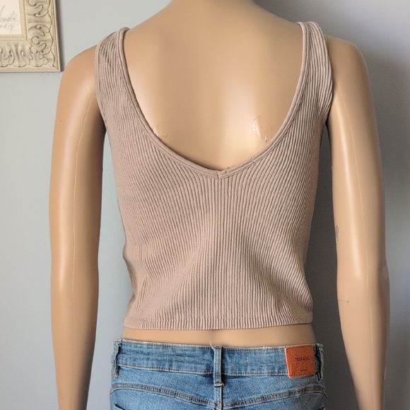 Tan Ribbed V-Neck Stretchy Crop Top SZ XS/S - Picture 7 of 10